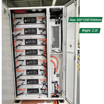 215KWh LiFePo4 μπαταρία 100KW εξωτερικό ντουλάπι BESS με υγρή ψύξη και ονομαστική ισχύ 2.2T